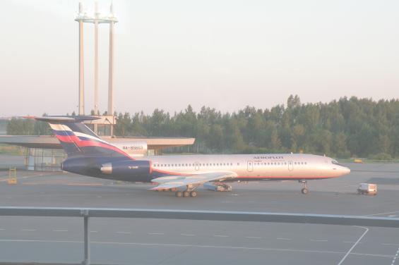 Самолет Ту-154 в аэропорту Пулково